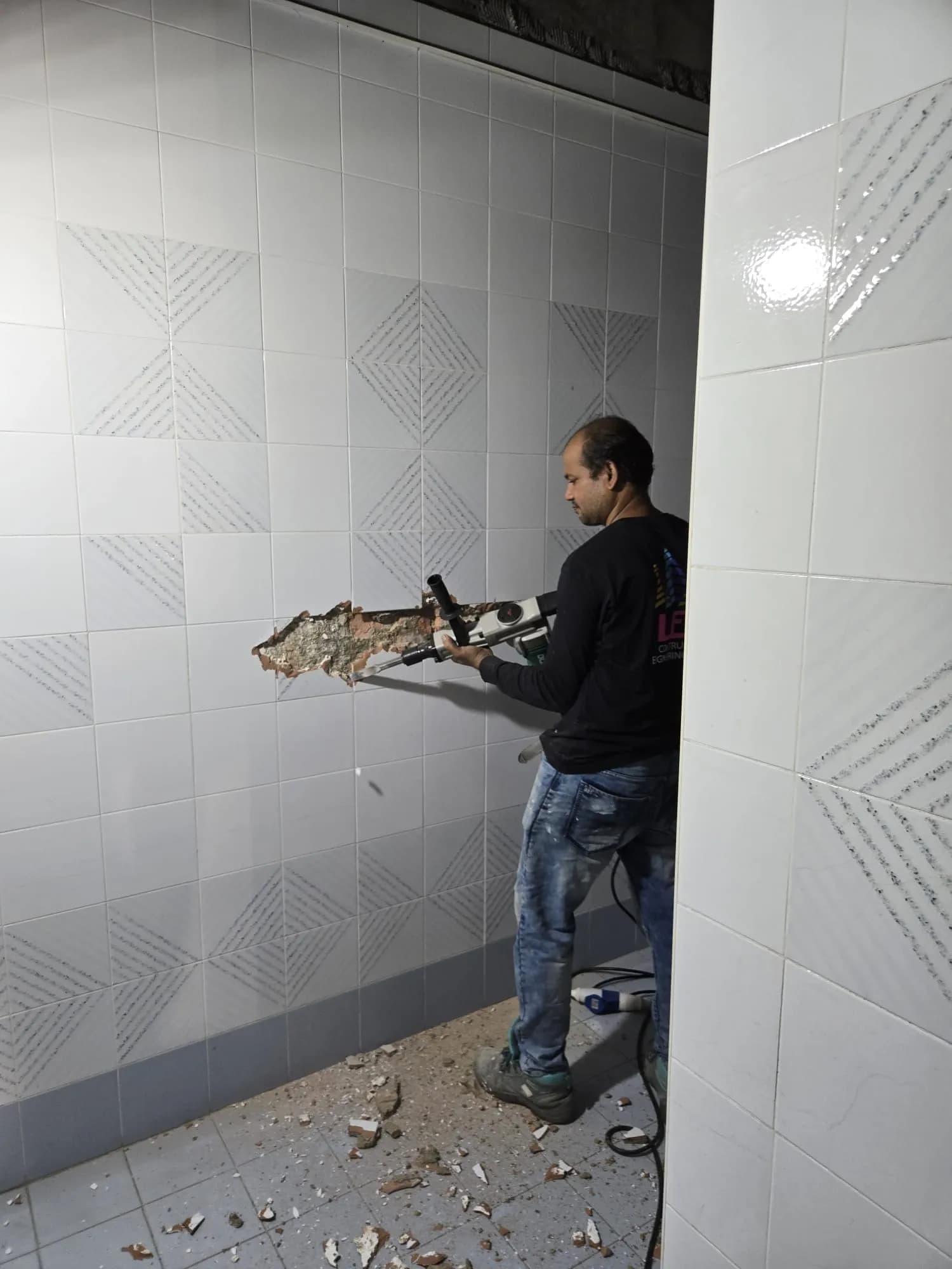 Wall Hacking